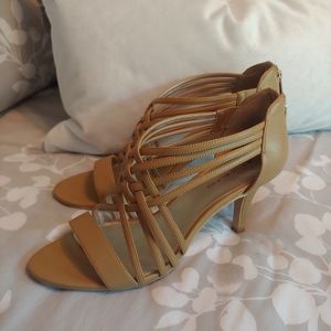 Bandolino tan stiletto heels EUC